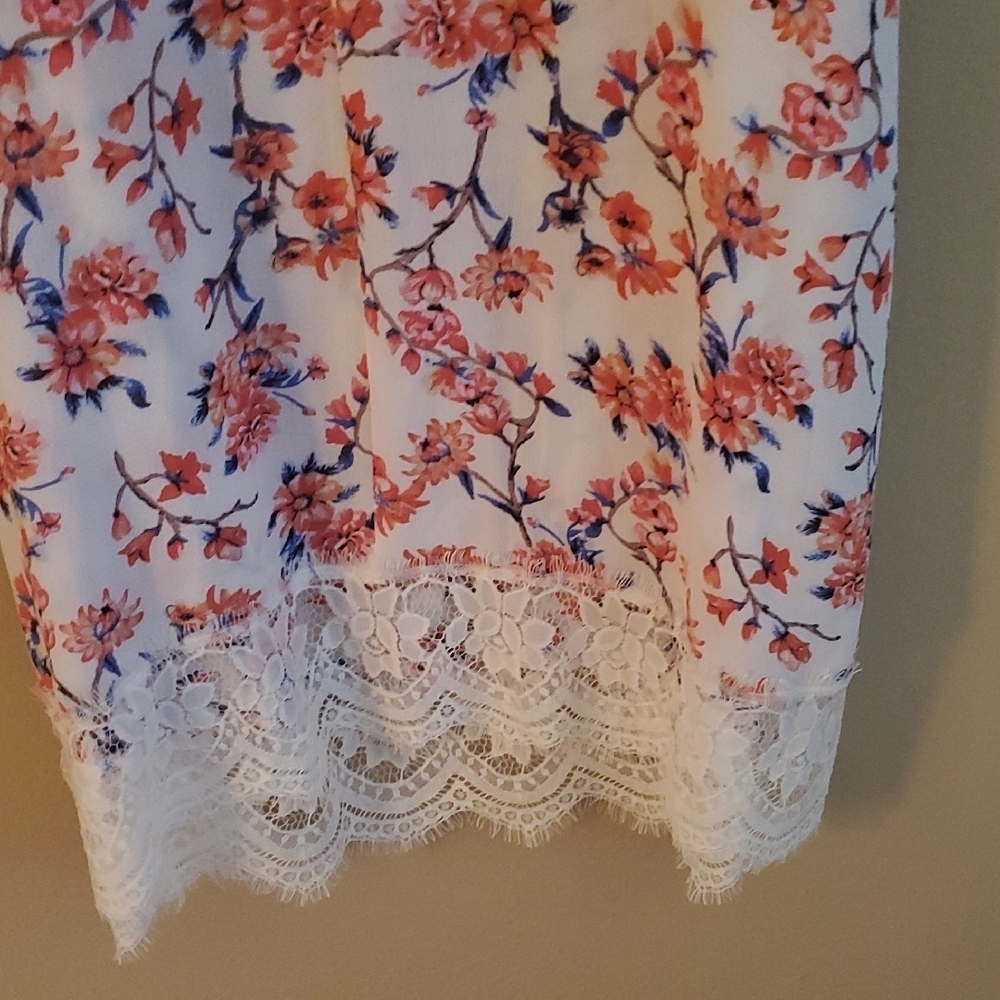 Love J Floral Dress with Lace Detail And Peek A Boo Sholders - Picture 9 of 11